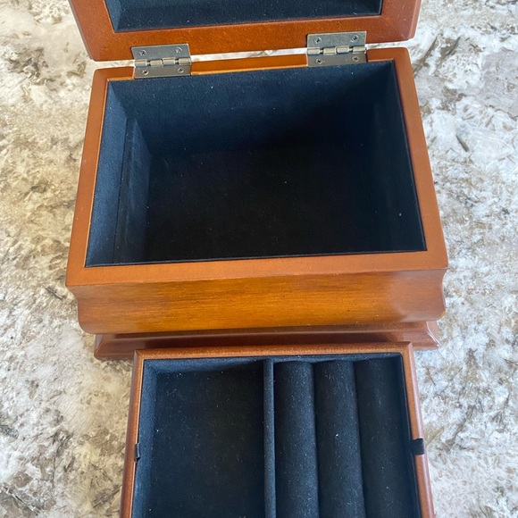 Jewelry box - Picture 3 of 4